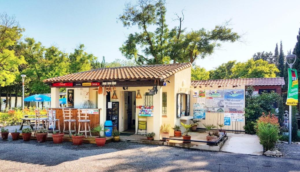 Camping Porte Des Alpilles By M.A Destination Glamping Saint-Étienne-du-Grès Zewnętrze zdjęcie