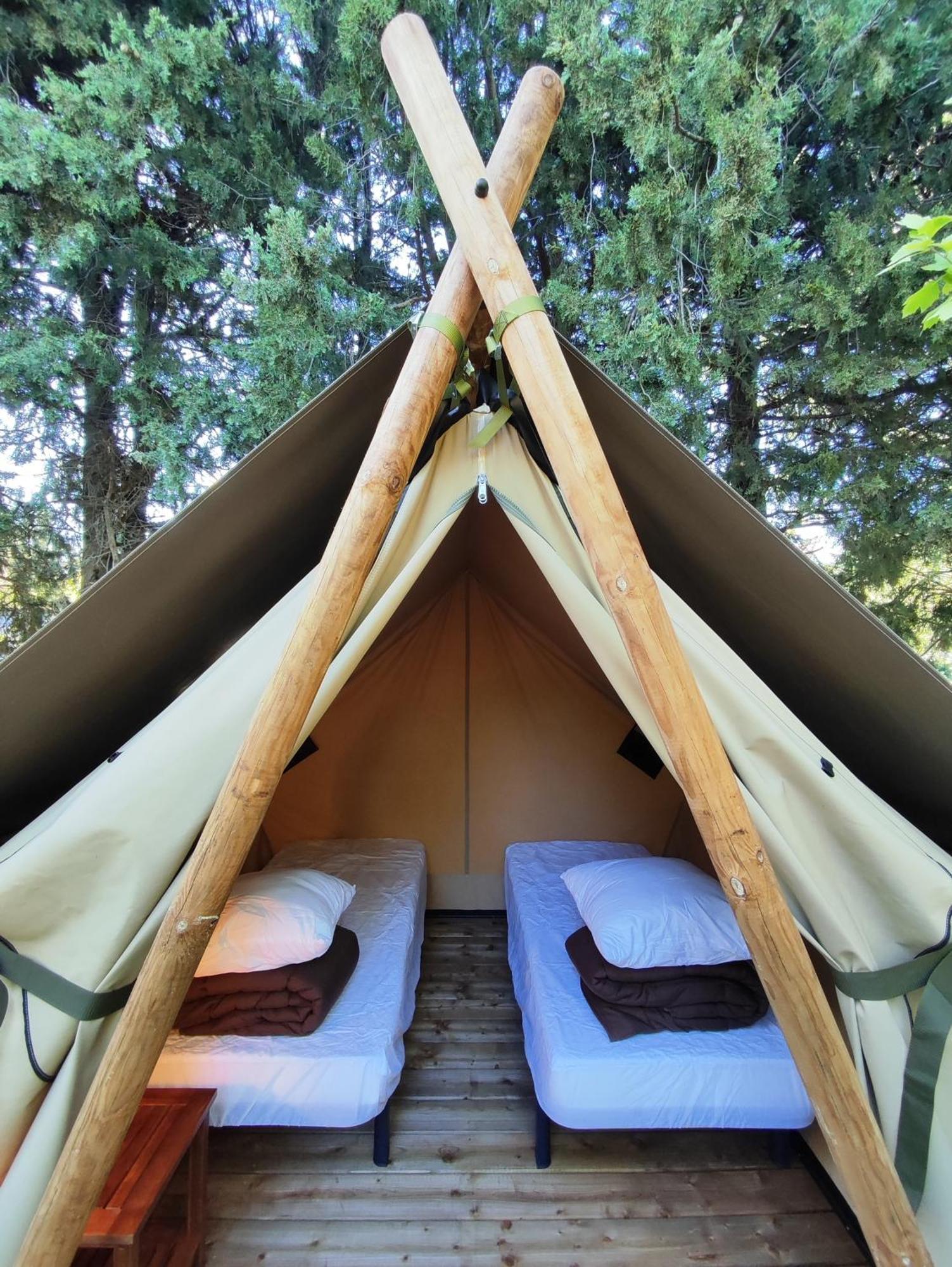Camping Porte Des Alpilles By M.A Destination Glamping Saint-Étienne-du-Grès Zewnętrze zdjęcie