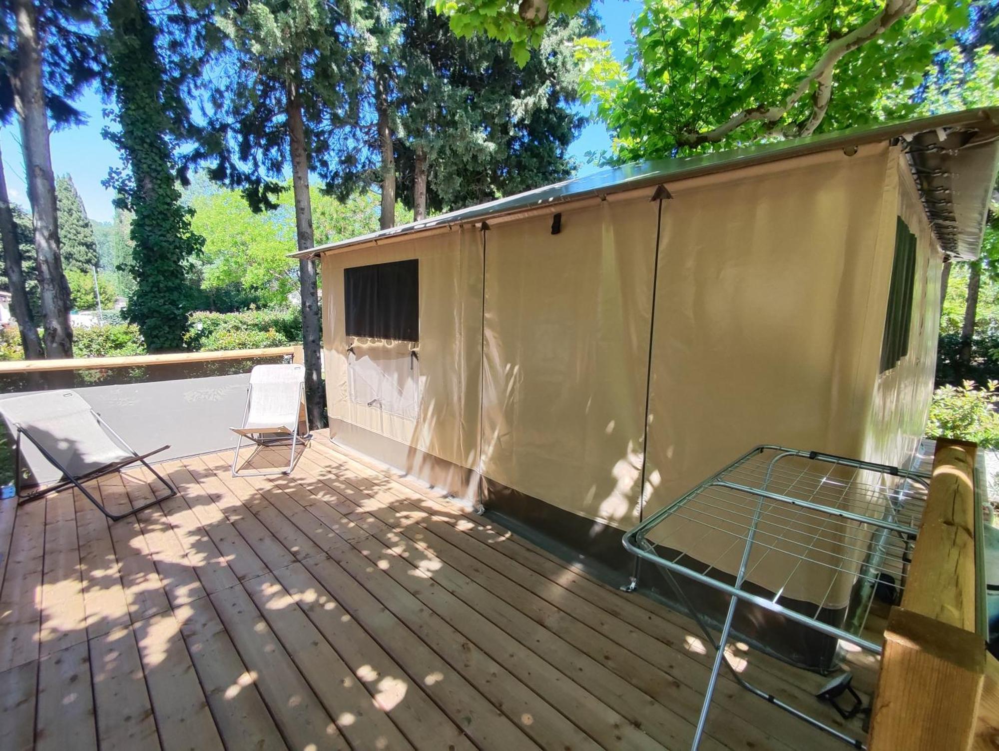 Camping Porte Des Alpilles By M.A Destination Glamping Saint-Étienne-du-Grès Zewnętrze zdjęcie
