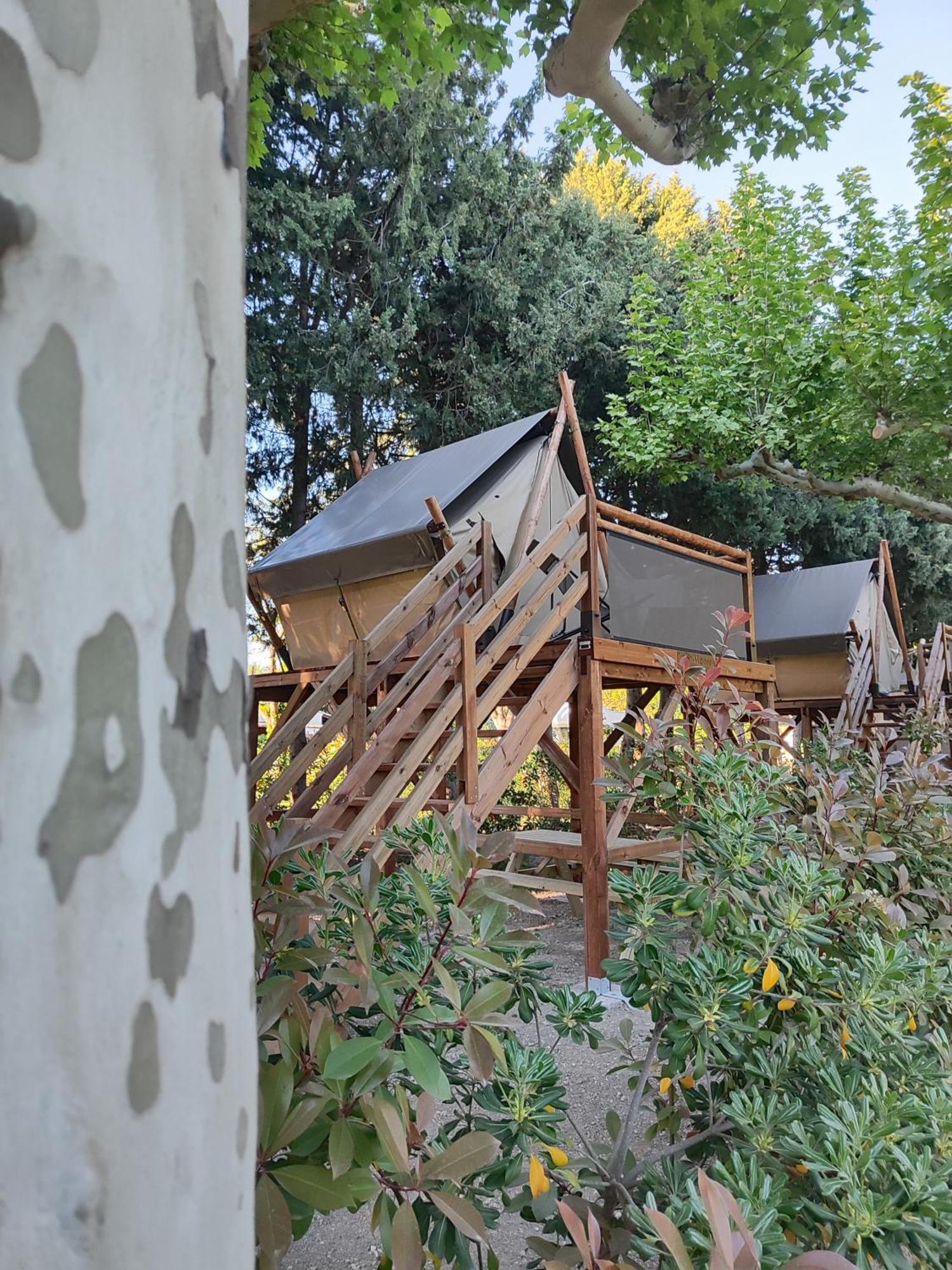 Camping Porte Des Alpilles By M.A Destination Glamping Saint-Étienne-du-Grès Zewnętrze zdjęcie