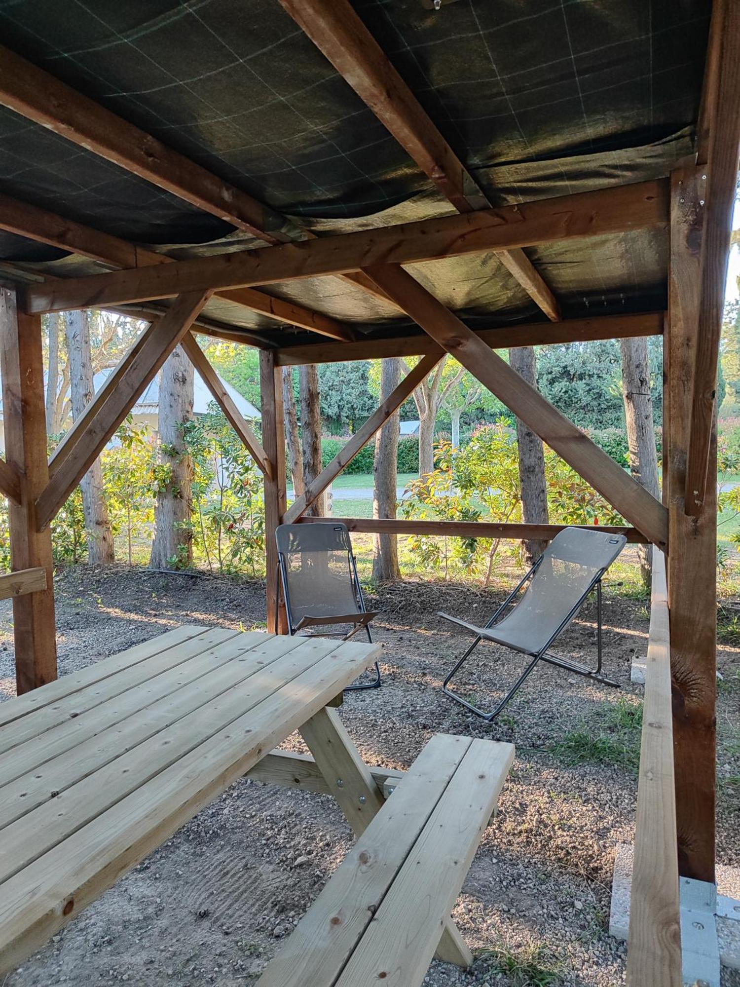 Camping Porte Des Alpilles By M.A Destination Glamping Saint-Étienne-du-Grès Zewnętrze zdjęcie