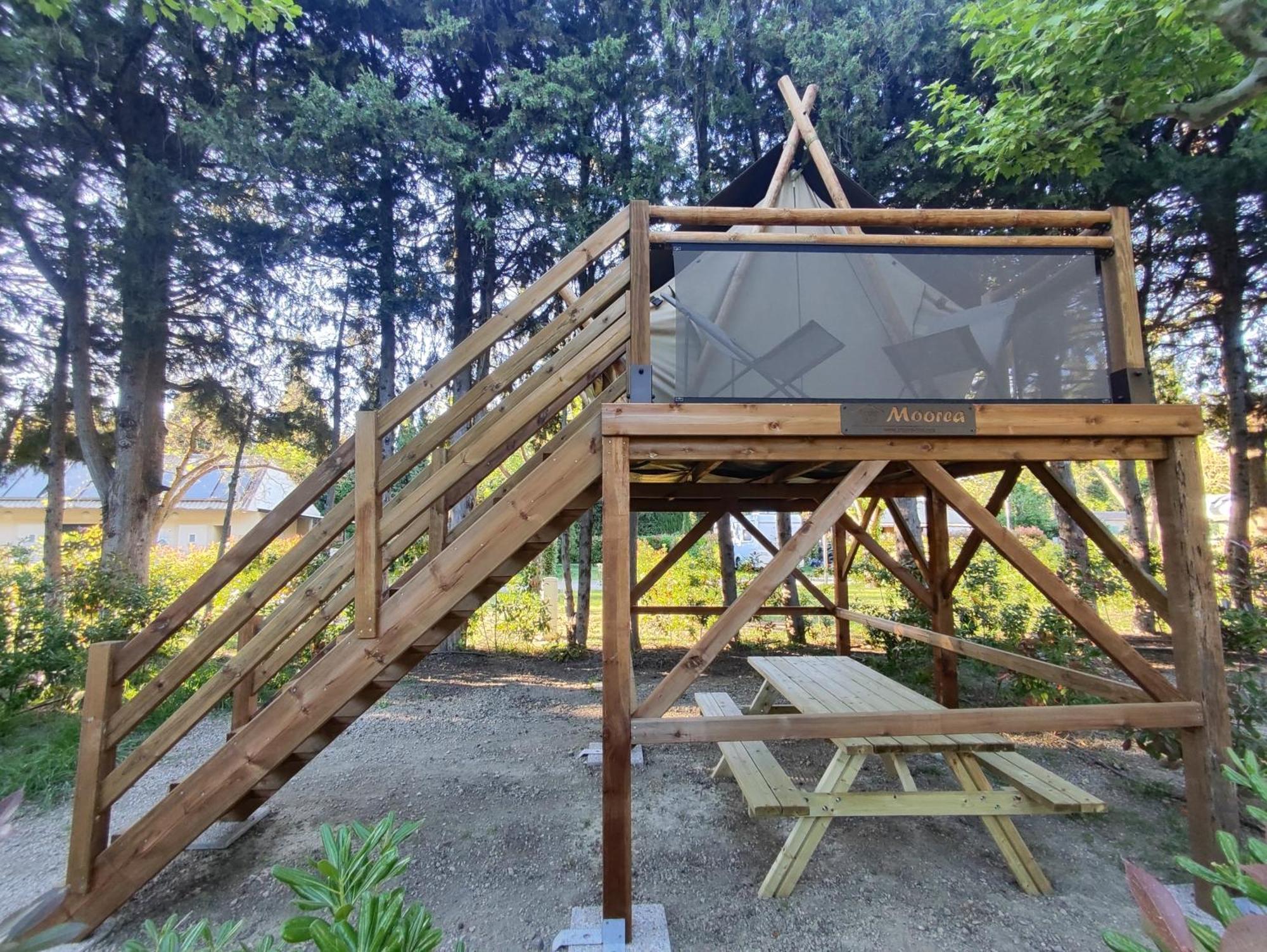 Camping Porte Des Alpilles By M.A Destination Glamping Saint-Étienne-du-Grès Zewnętrze zdjęcie