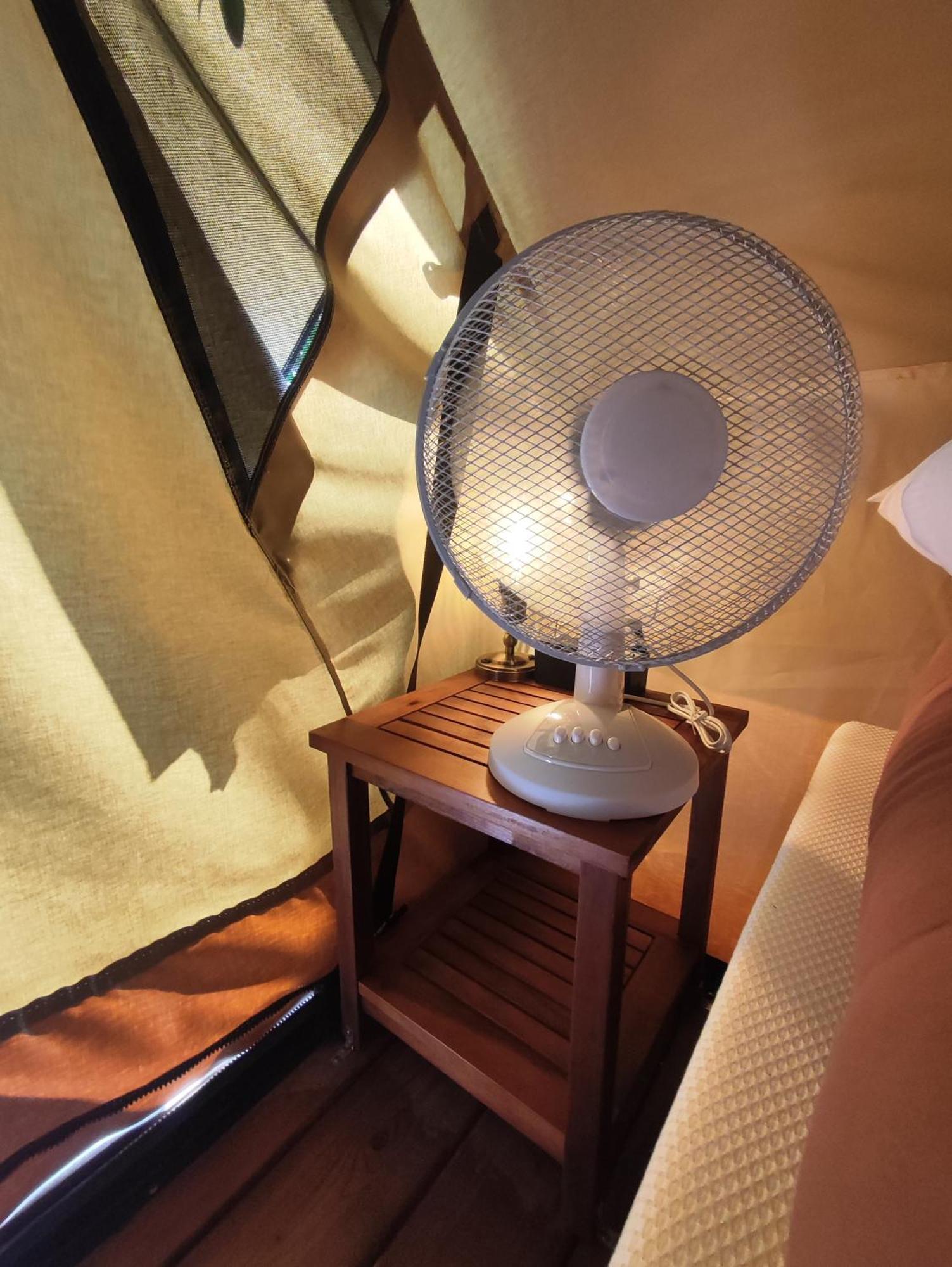 Camping Porte Des Alpilles By M.A Destination Glamping Saint-Étienne-du-Grès Zewnętrze zdjęcie