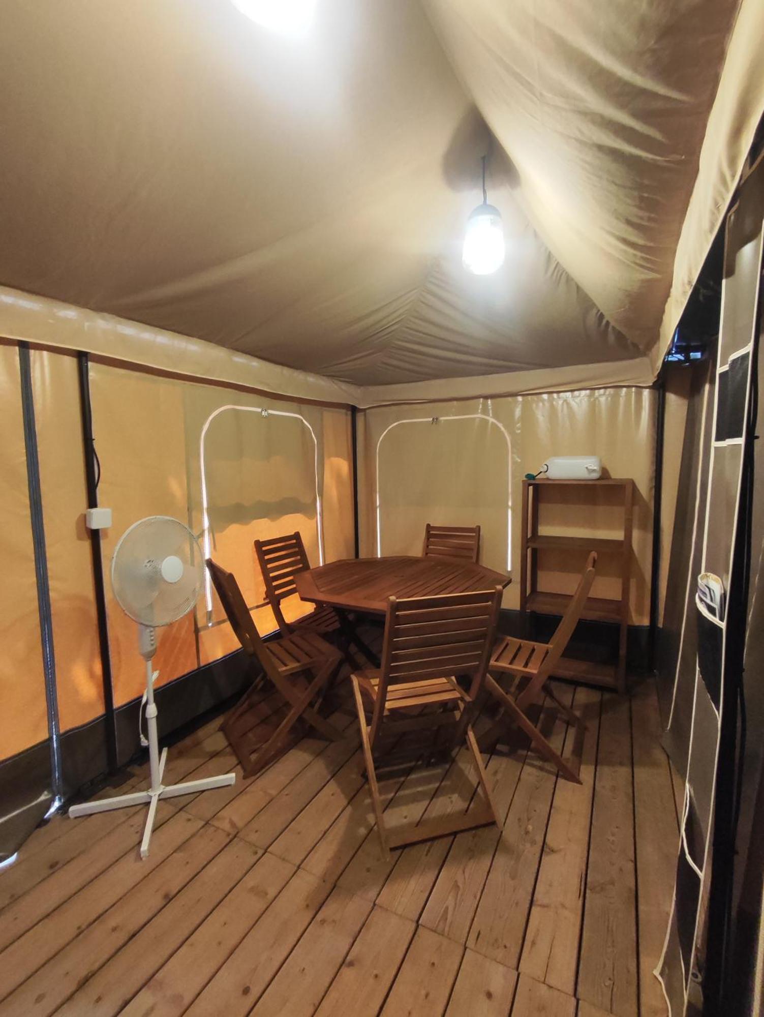 Camping Porte Des Alpilles By M.A Destination Glamping Saint-Étienne-du-Grès Zewnętrze zdjęcie