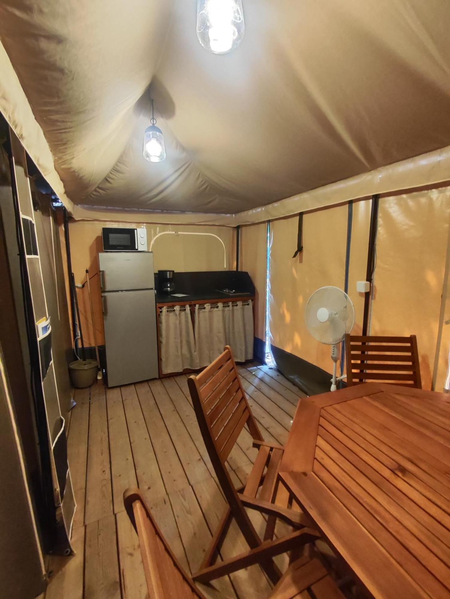 Camping Porte Des Alpilles By M.A Destination Glamping Saint-Étienne-du-Grès Zewnętrze zdjęcie